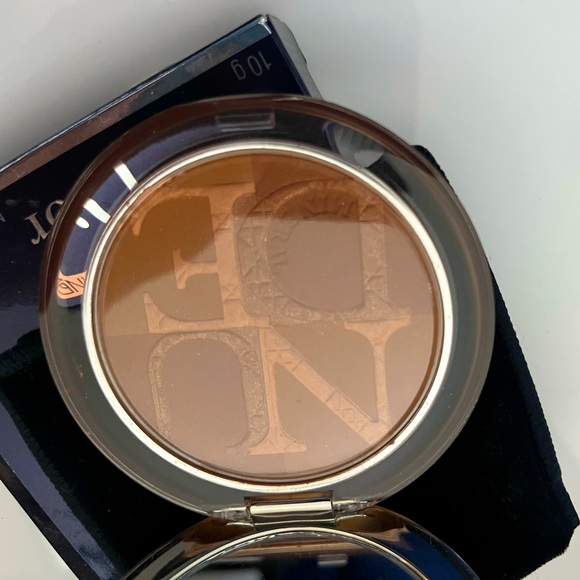 Dior makeup - Picture 1 of 3